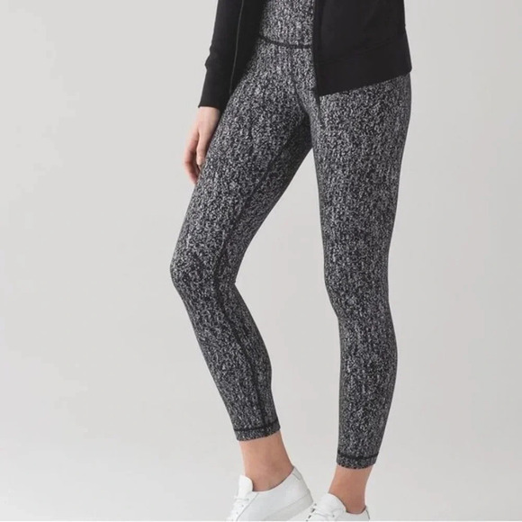 Lululemon Wunder Under Pant (Mid Rise ) Luon Suited Jacquard Black White… - Picture 9 of 10